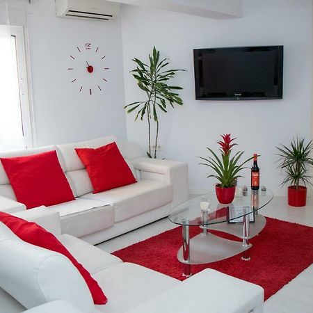 Apartamento E&R Malaga Centro- Parking Gratis المظهر الخارجي الصورة