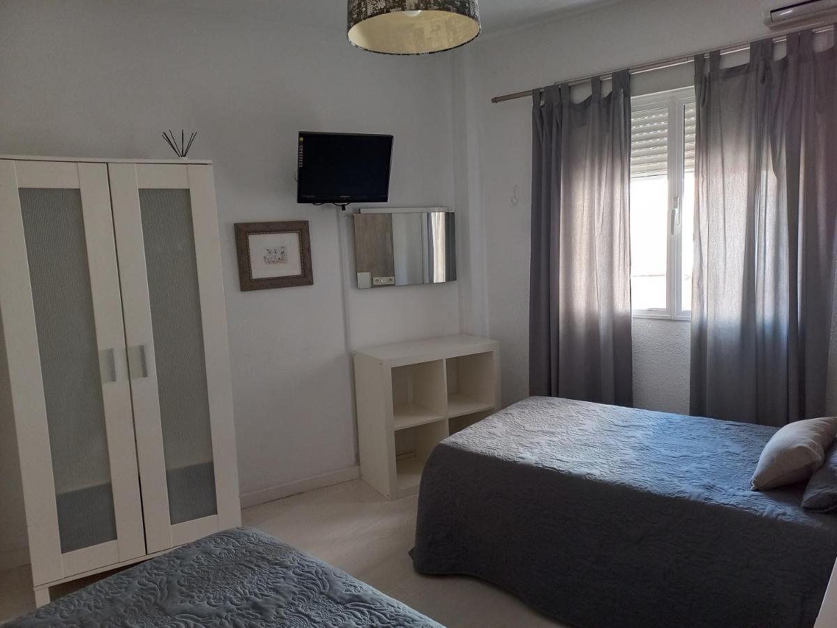 Apartamento E&R Malaga Centro- Parking Gratis المظهر الخارجي الصورة