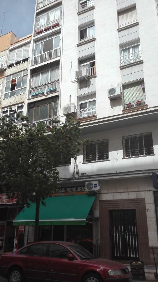 Apartamento E&R Malaga Centro- Parking Gratis المظهر الخارجي الصورة