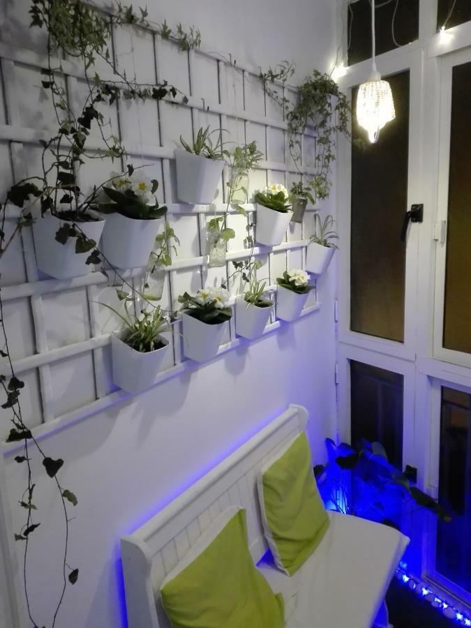 Apartamento E&R Malaga Centro- Parking Gratis المظهر الخارجي الصورة