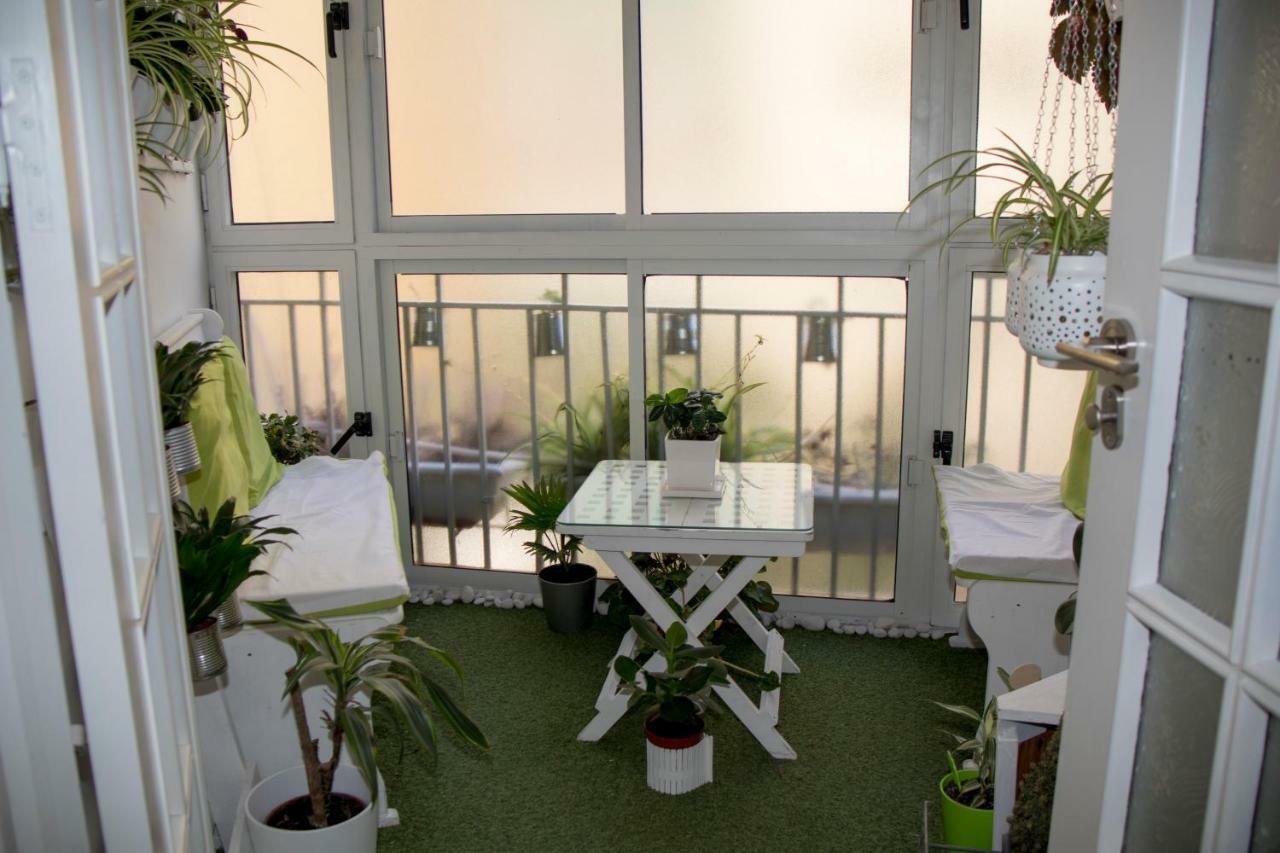 Apartamento E&R Malaga Centro- Parking Gratis المظهر الخارجي الصورة