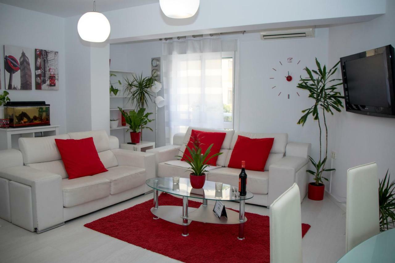 Apartamento E&R Malaga Centro- Parking Gratis المظهر الخارجي الصورة
